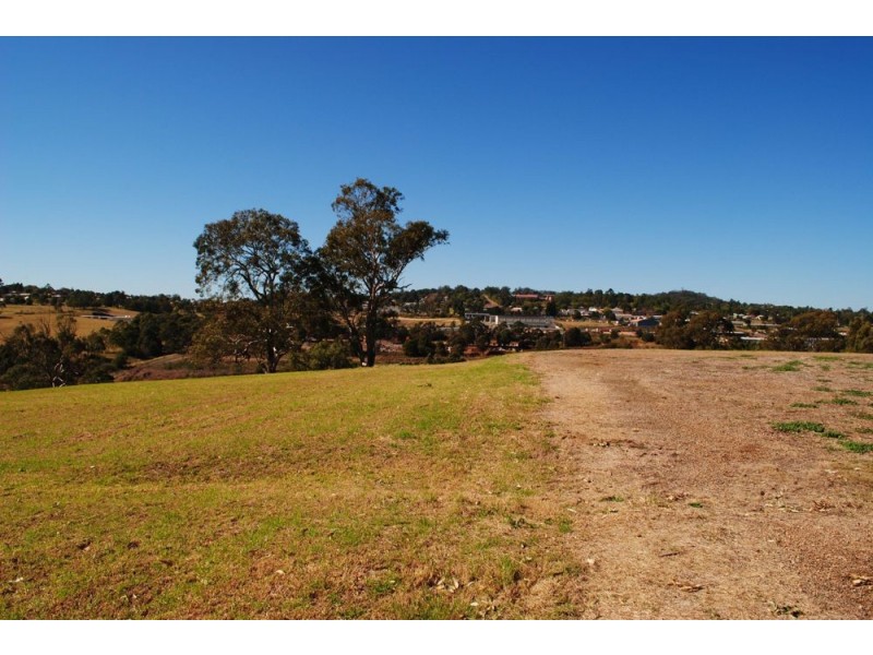 4 Vanity Street, Rockville QLD 4350
