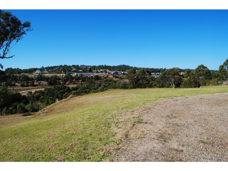 4 Vanity Street, Rockville QLD 4350