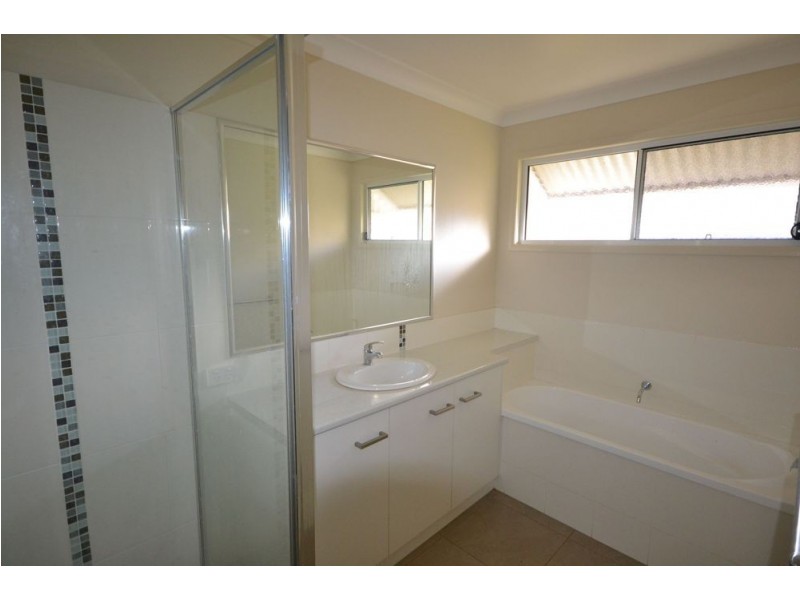 41A Anzac Avenue, Newtown QLD 4350