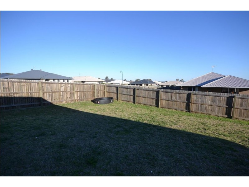 23 Wandoo Crescent, Westbrook QLD 4350