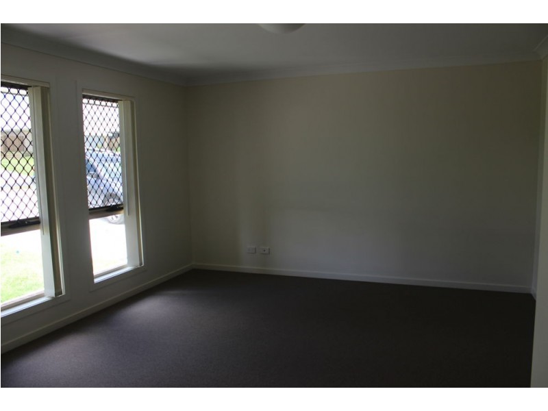 16 Wandoo Crescent, Westbrook QLD 4350