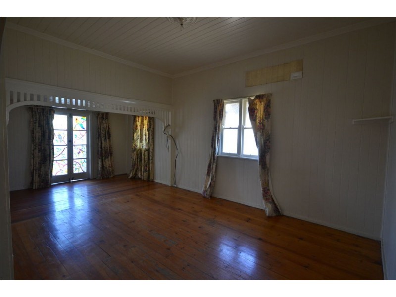 153 Taylor Street, Wilsonton QLD 4350