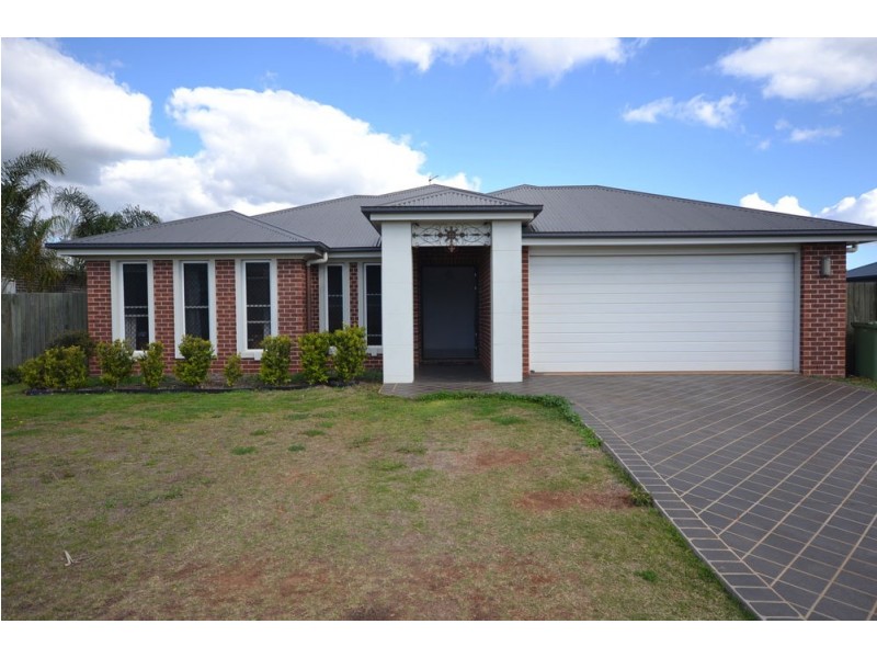 12 Opal Street, Glenvale QLD 4350