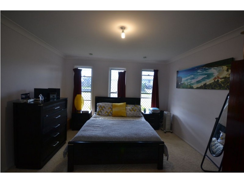 12 Opal Street, Glenvale QLD 4350
