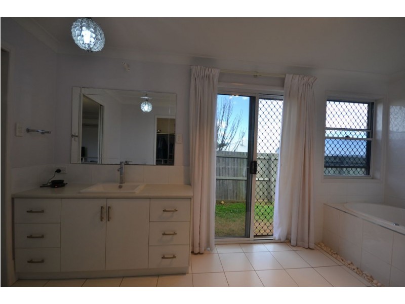 12 Opal Street, Glenvale QLD 4350