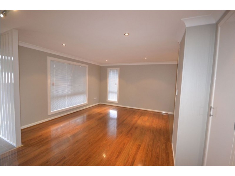 2/353 Tor Street, Wilsonton QLD 4350