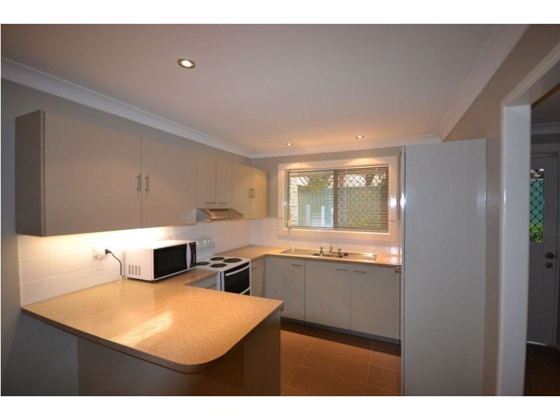 2/353 Tor Street, Wilsonton QLD 4350