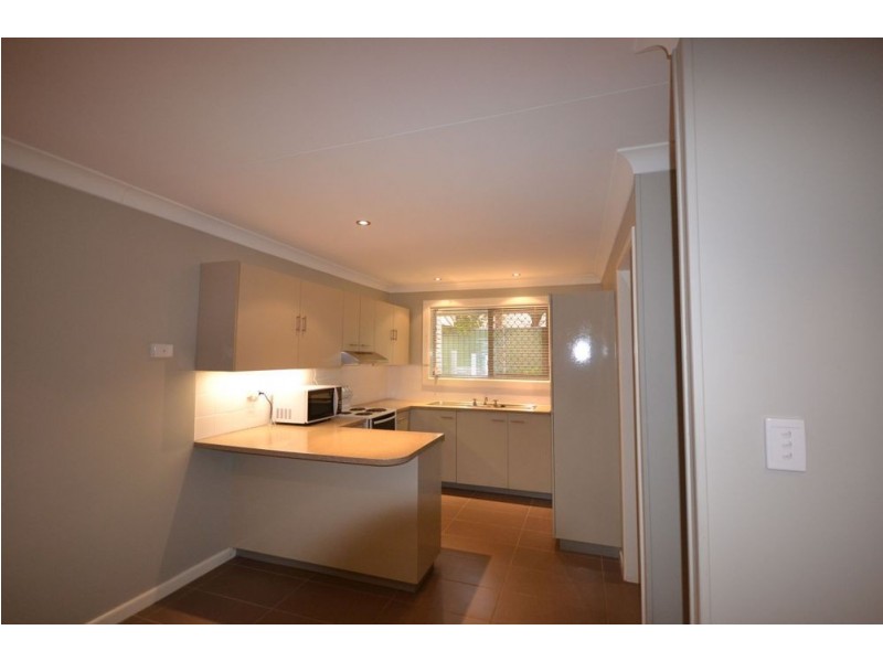 2/353 Tor Street, Wilsonton QLD 4350