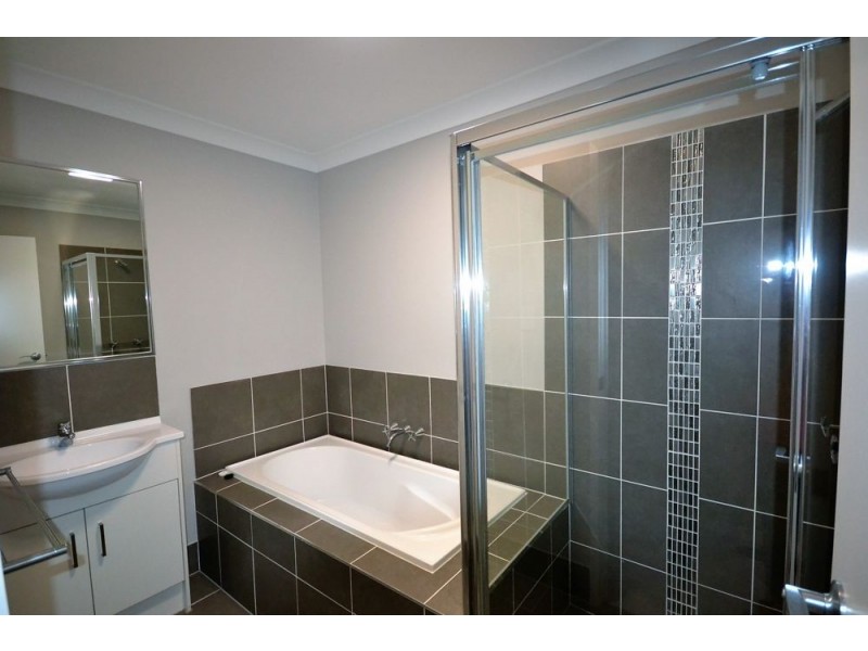 26B Cardamon Crescent, Glenvale QLD 4350