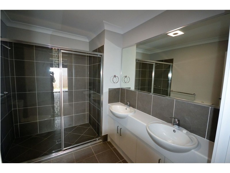 26B Cardamon Crescent, Glenvale QLD 4350