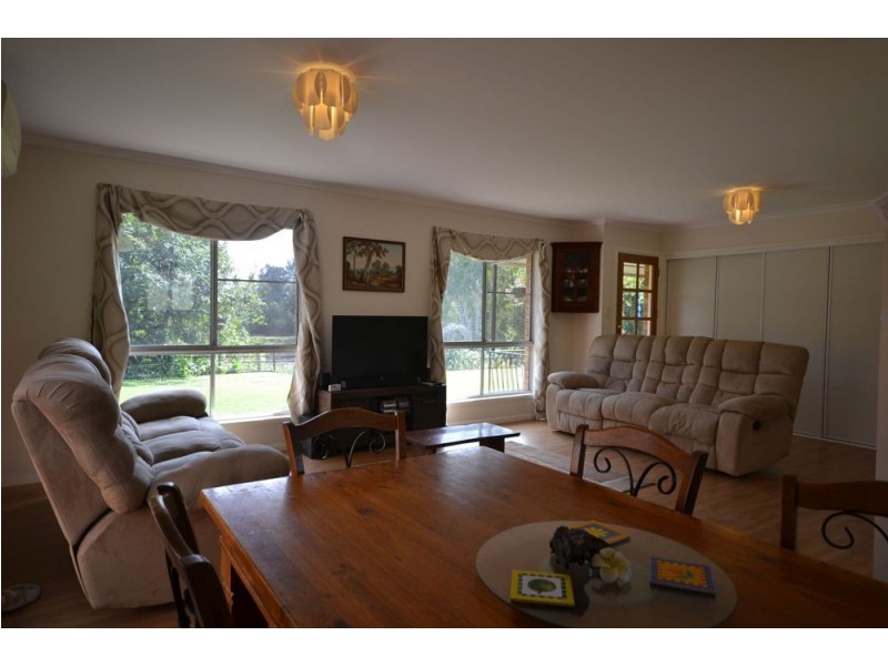 5 Taylors Road, Withcott QLD 4352