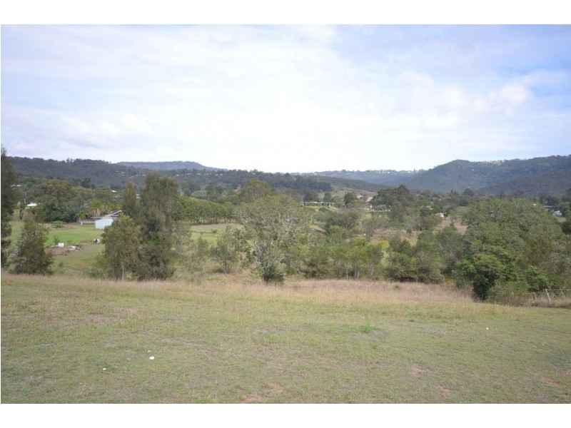 5 Taylors Road, Withcott QLD 4352