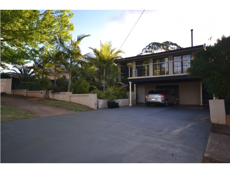 25 Catto Street, Centenary Heights QLD 4350