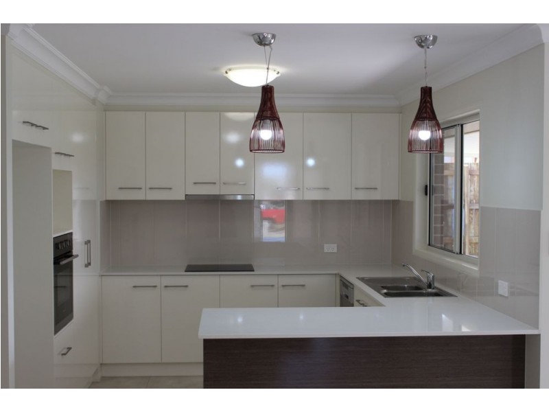 8 Nash Drive, Glenvale QLD 4350