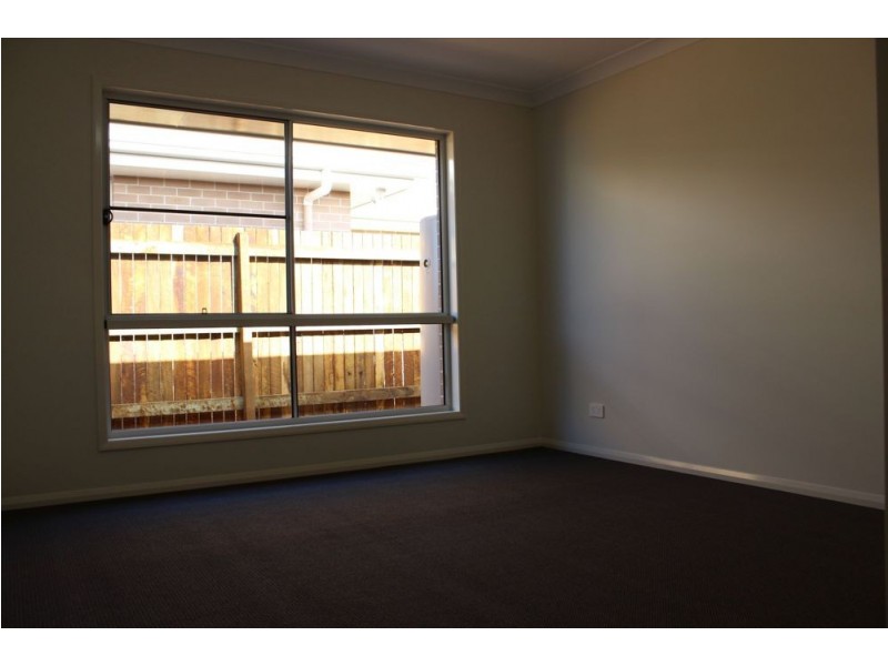 8 Nash Drive, Glenvale QLD 4350