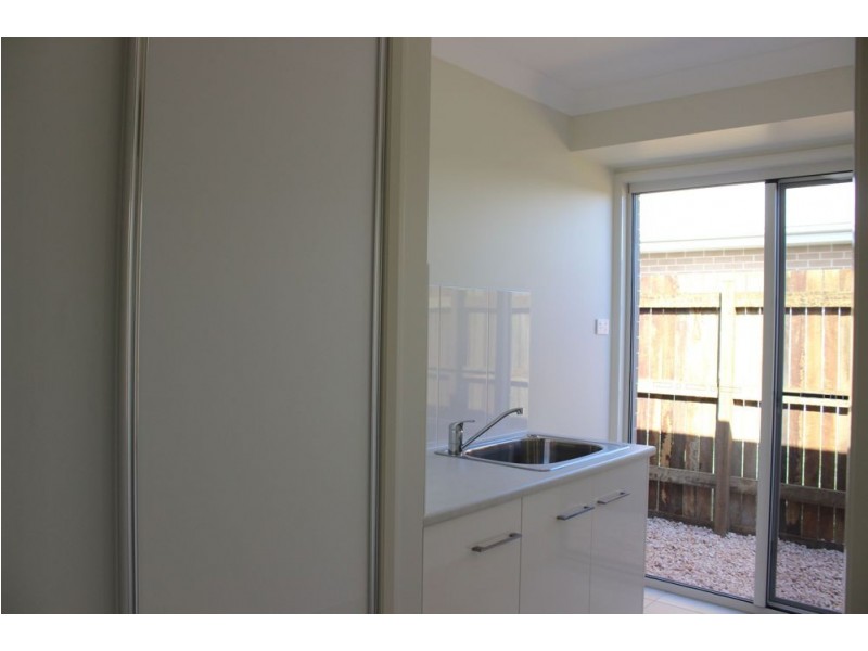 8 Nash Drive, Glenvale QLD 4350