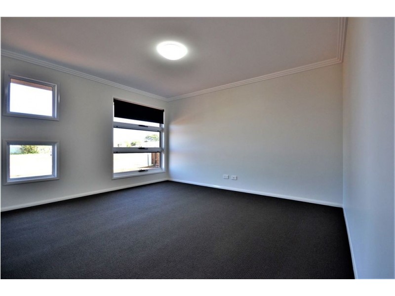 10 Nash Drive, Glenvale QLD 4350