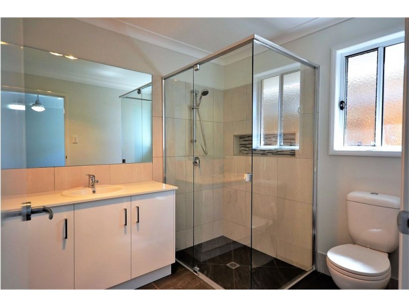 10 Nash Drive, Glenvale QLD 4350