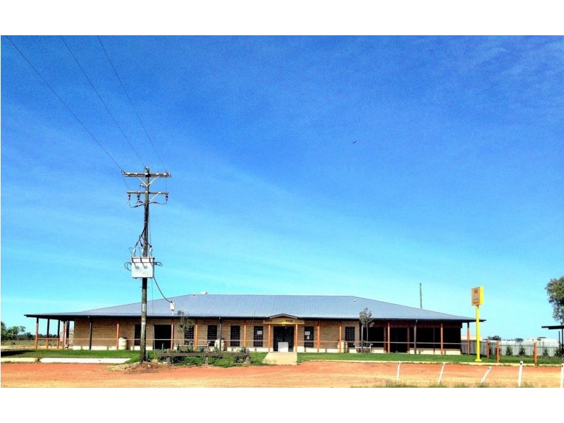 355 Carnarvon Highway – Two Mile Hotel, Mungindi NSW 2406