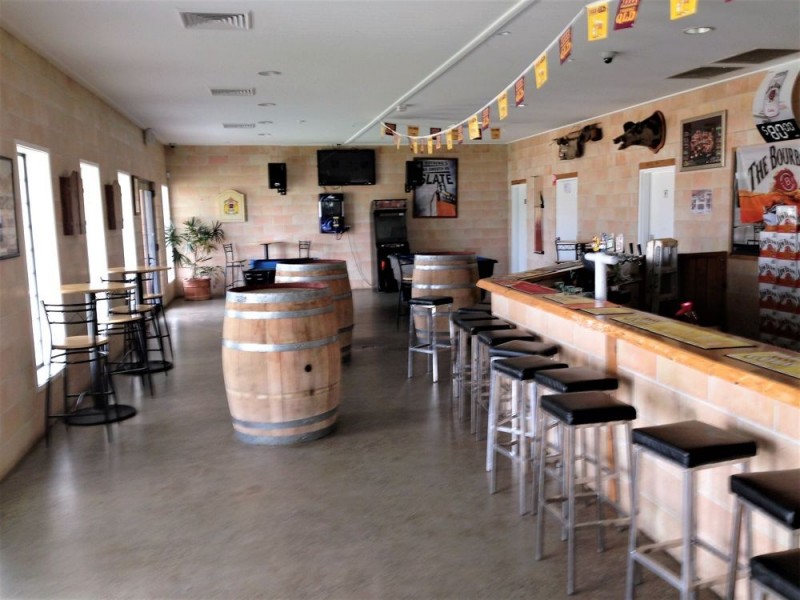 355 Carnarvon Highway – Two Mile Hotel, Mungindi NSW 2406