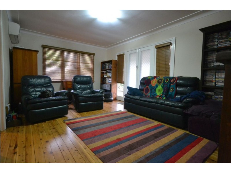 12A Cox Street, Newtown QLD 4350