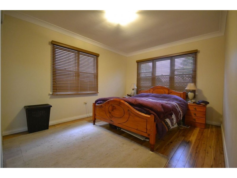 12A Cox Street, Newtown QLD 4350