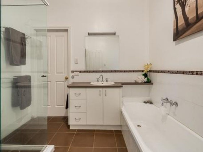 Kearneys Spring QLD 4350