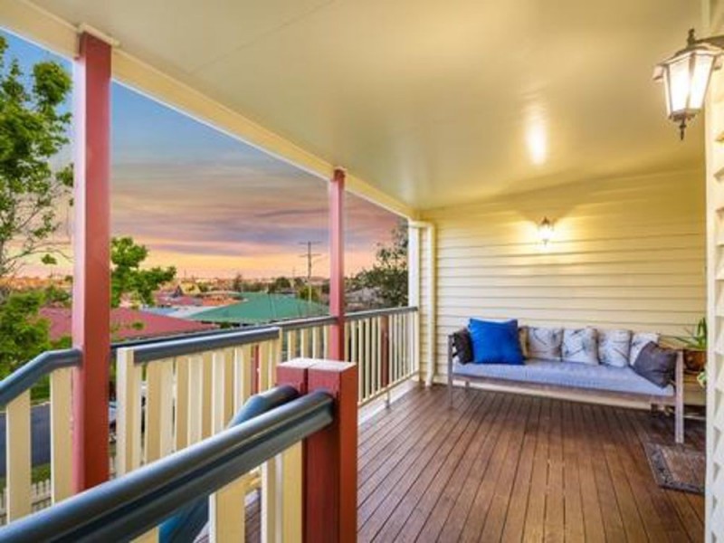 Kearneys Spring QLD 4350