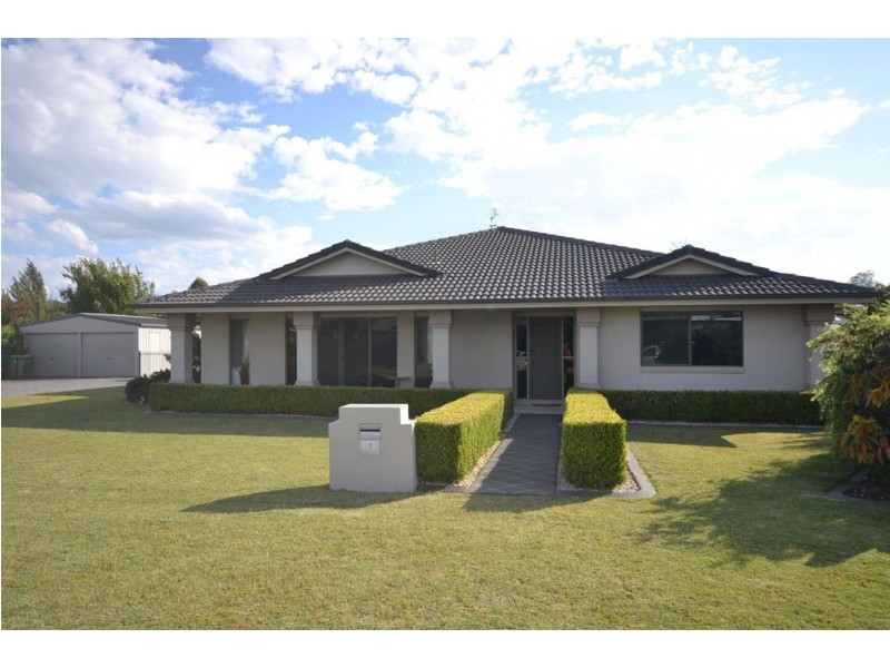 7 Marlowe Court, Westbrook QLD 4350