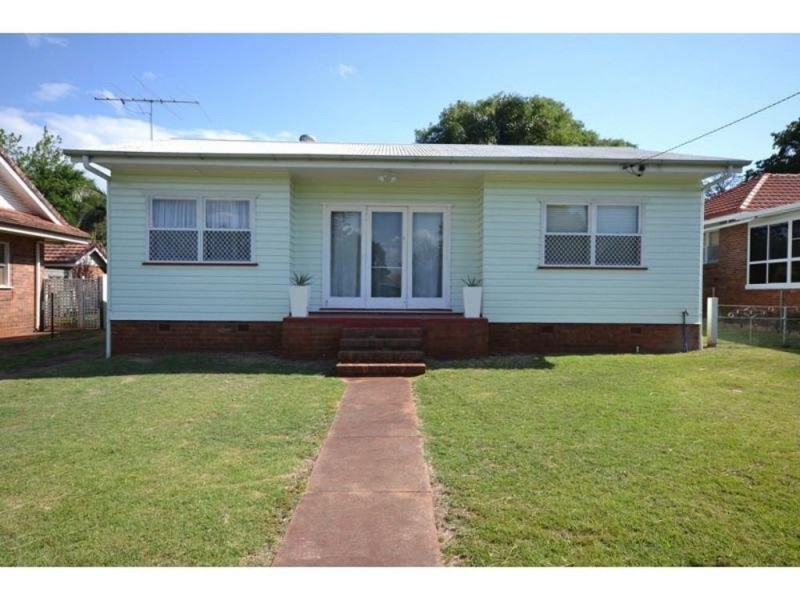 6 Jonathan Street, Rockville QLD 4350