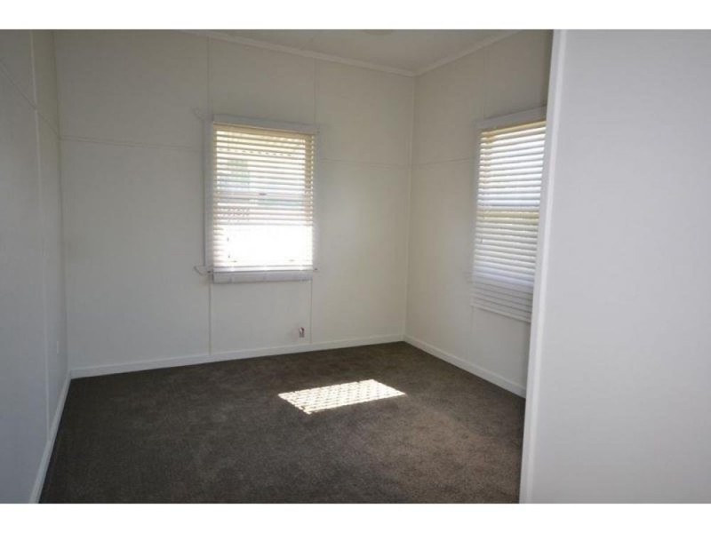 6 Jonathan Street, Rockville QLD 4350