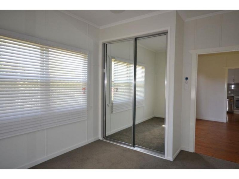 6 Jonathan Street, Rockville QLD 4350