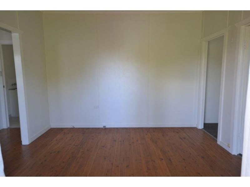 6 Jonathan Street, Rockville QLD 4350