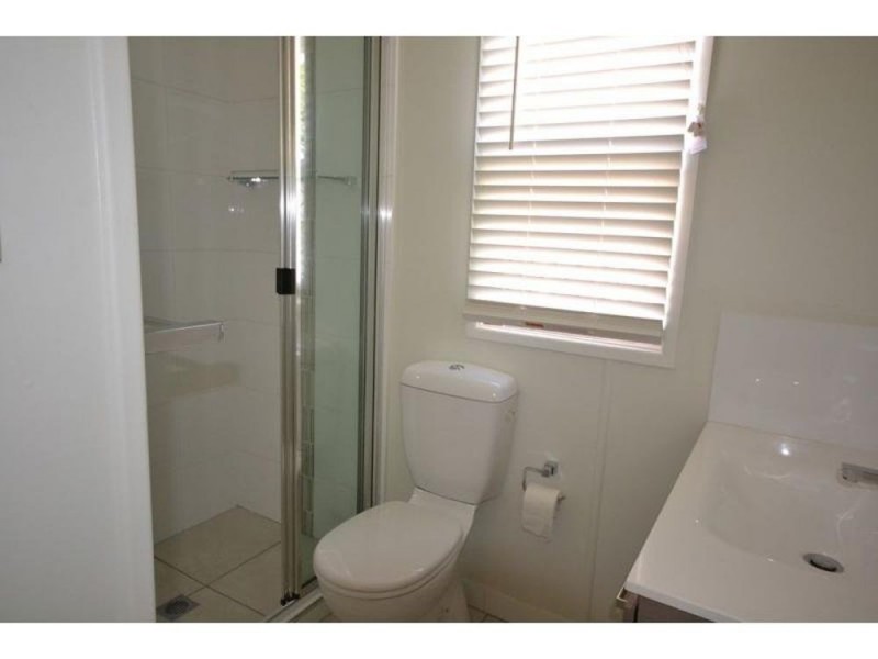 6 Jonathan Street, Rockville QLD 4350