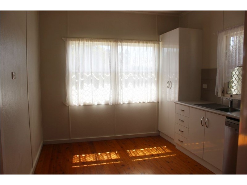 6 Jonathan Street, Rockville QLD 4350