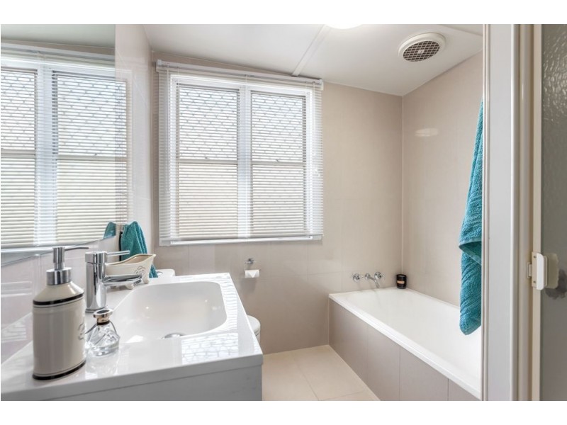 100 Water Street, South Toowoomba QLD 4350