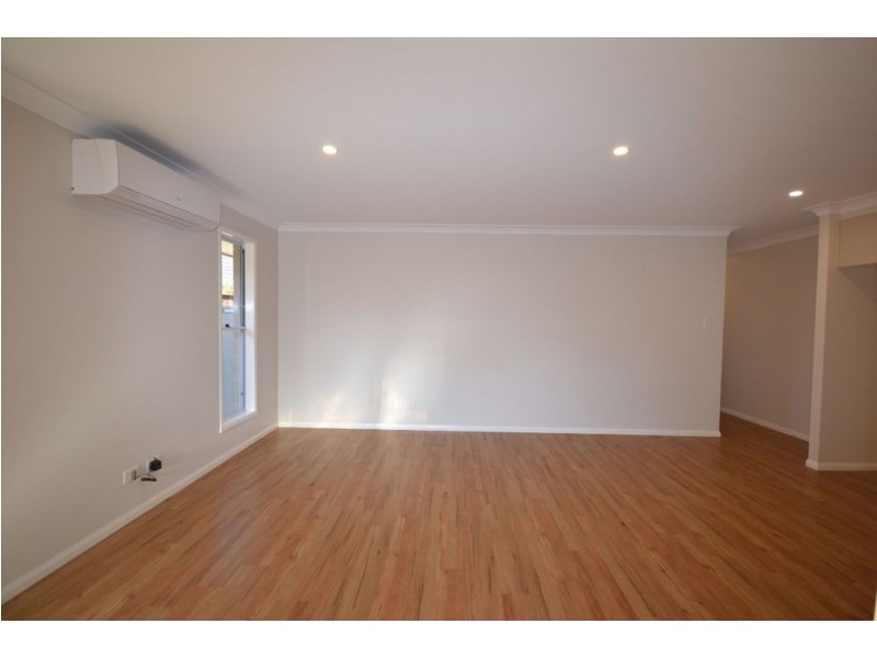 Unit 2/3 Carlin Street, Glenvale QLD 4350