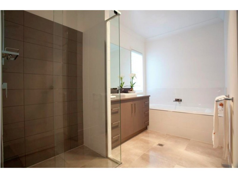 192 Nelson Street, Kearneys Spring QLD 4350