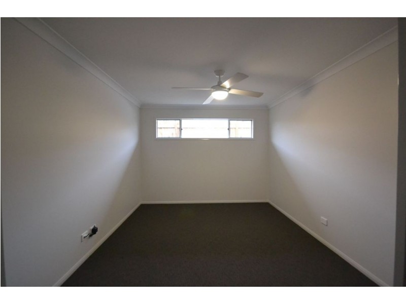 3 Peony Lane, Glenvale QLD 4350
