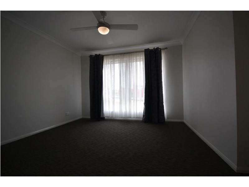 3 Peony Lane, Glenvale QLD 4350