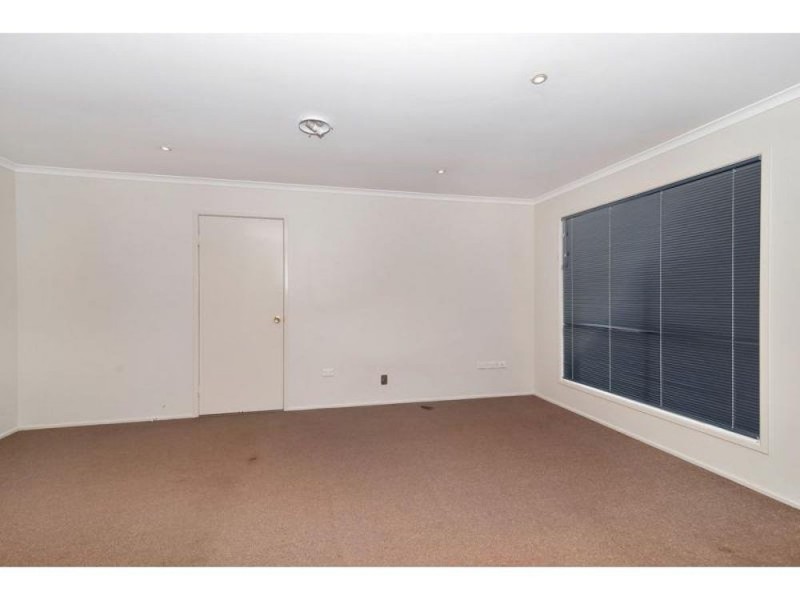 2 Hillcrest Court, Kearneys Spring QLD 4350