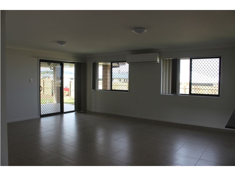 42 Wandoo Crescent, Westbrook QLD 4350