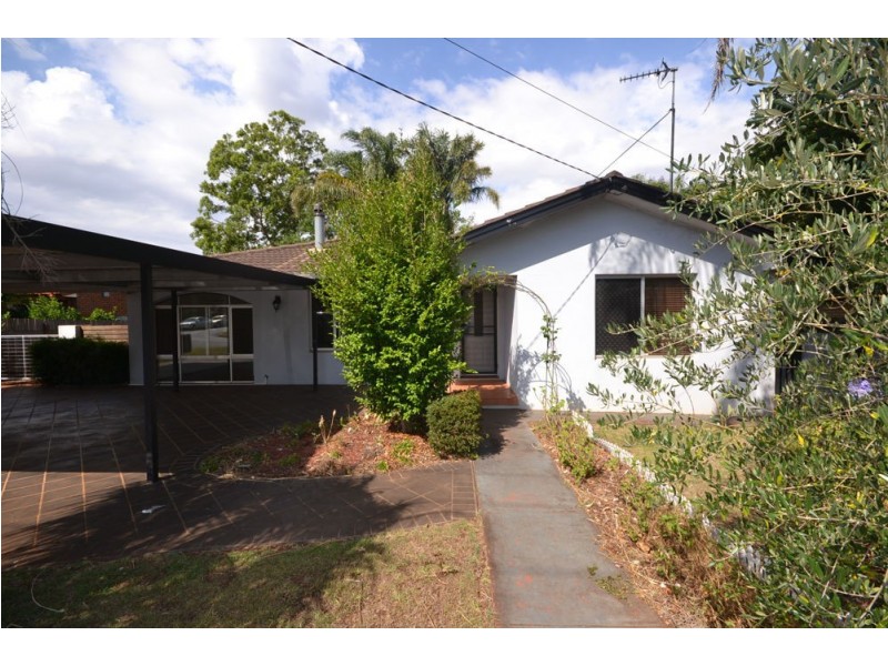 23 Gloucester Crescent, Kearneys Spring QLD 4350