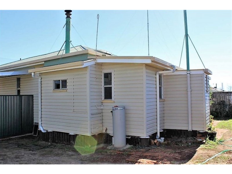 104 Water Street, South Toowoomba QLD 4350
