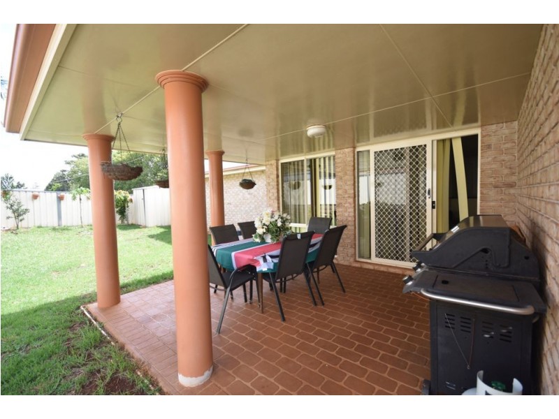 35 Dallang Road, Middle Ridge QLD 4350