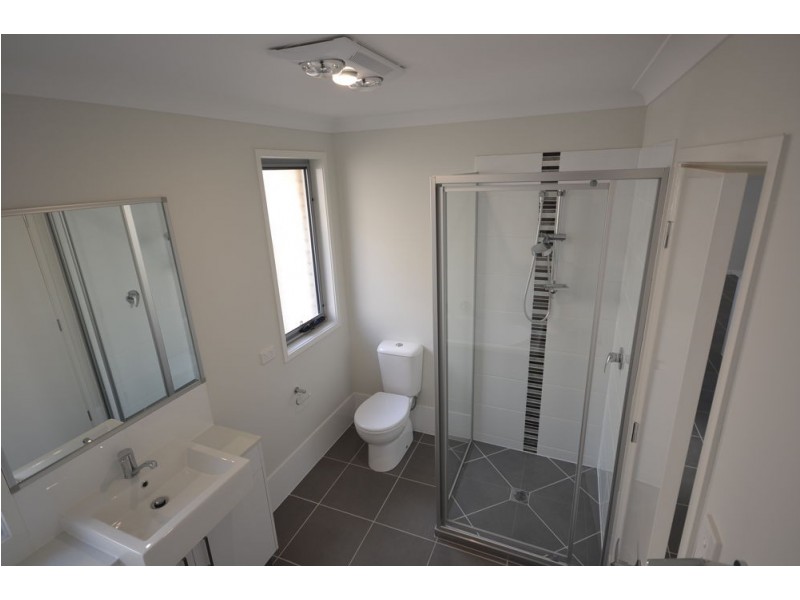1/24 Cardamon Crescent, Glenvale QLD 4350