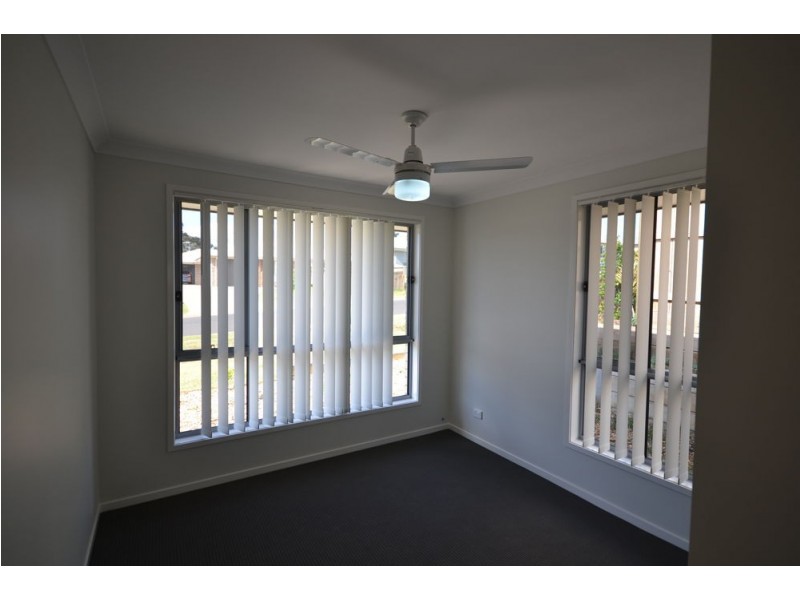 1/24 Cardamon Crescent, Glenvale QLD 4350