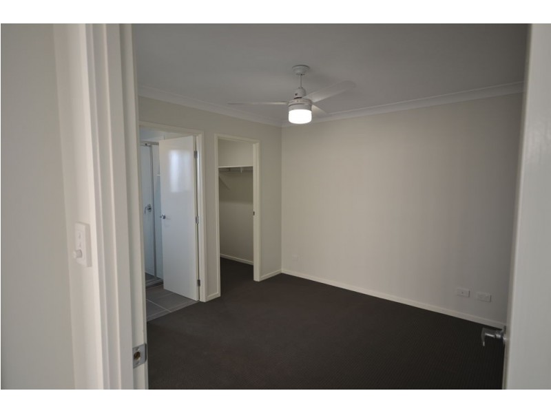 1/24 Cardamon Crescent, Glenvale QLD 4350