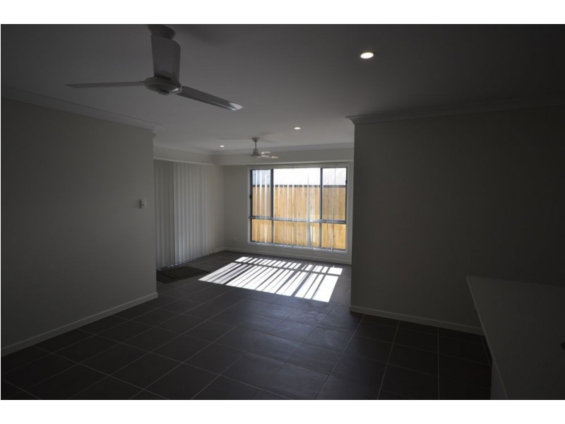 2/24 Cardamon Crescent, Glenvale QLD 4350