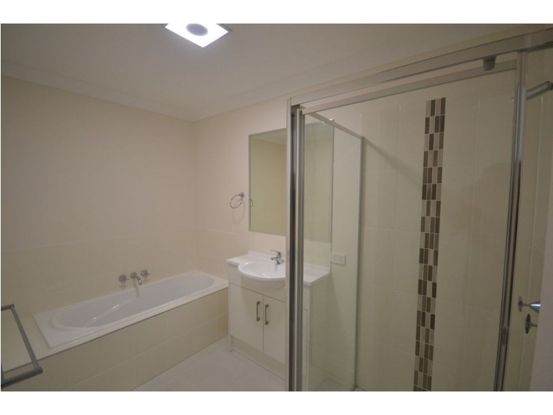 33A Cardamon Crescent, Glenvale QLD 4350